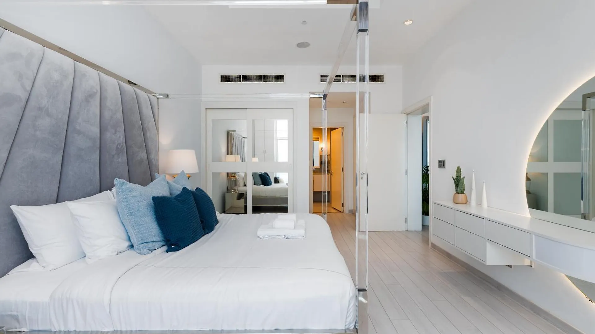 Oceana Residences, The Palm Jumeirah - Mint Stay Dubai Apartment